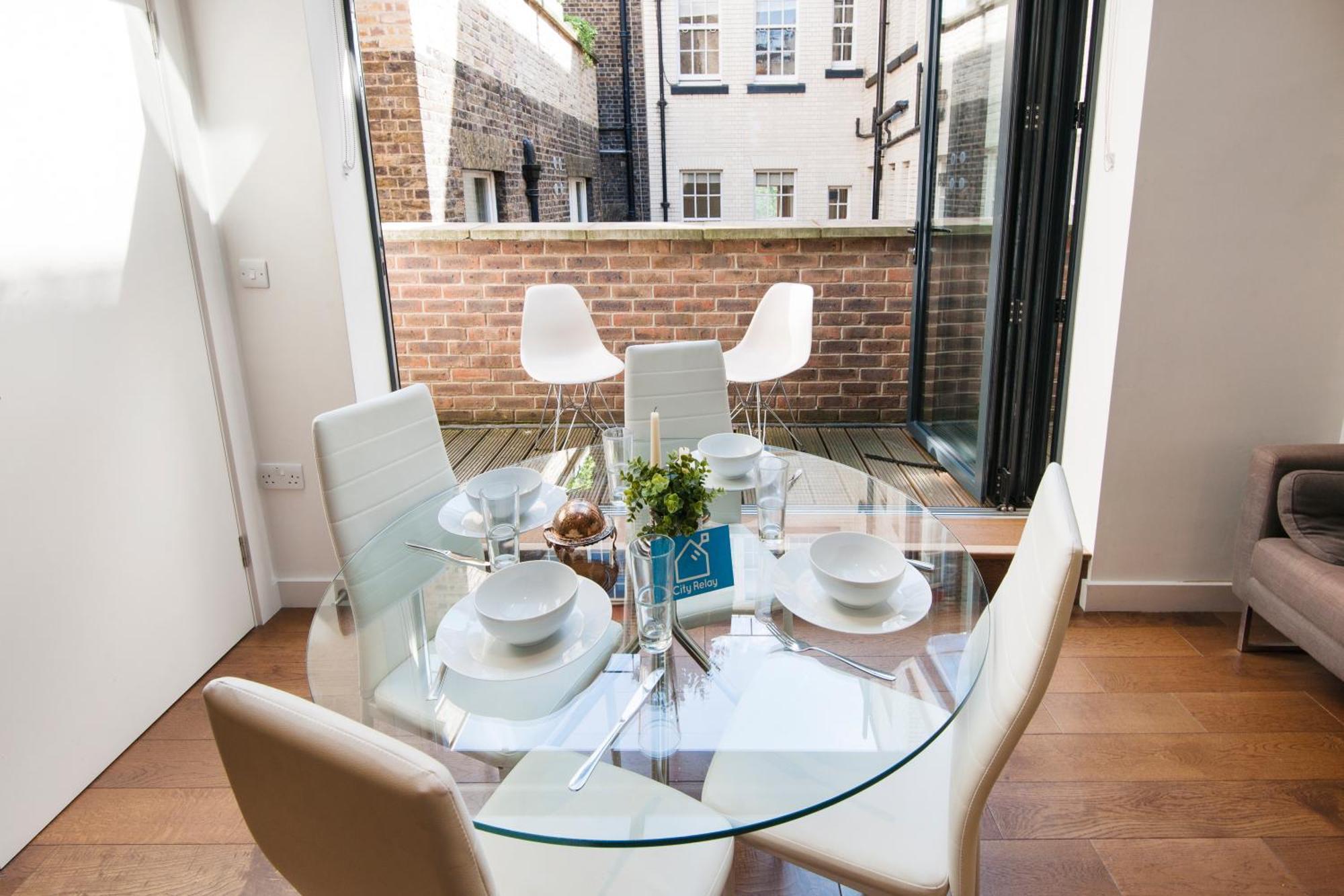 Vibrant 2br Retreat In Baker Street Apartamento